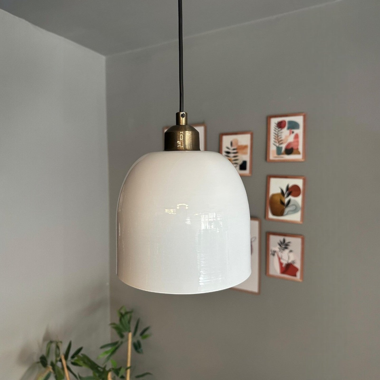 Tiefer Antiker Kronleuchter mit Halbem Tulpenkopf